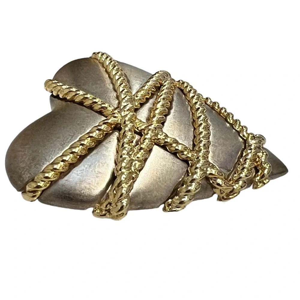 VINTAGE HEART BROOCH IN SILVER TONE WITH GOLD TONE ROPES
